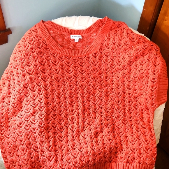 Sweater - Picture 1 of 4